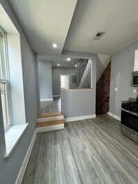 Building Photo - 1522 N Willington, Unit 2