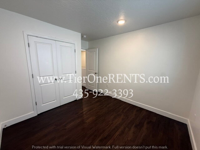 Building Photo - NO DEPOSIT option available for qualified renters with Obligo!