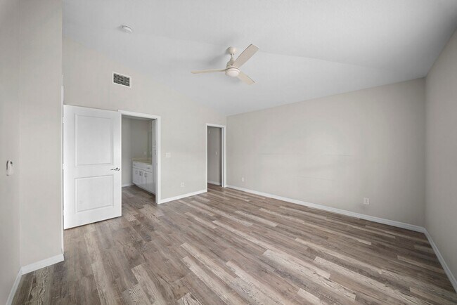 Building Photo - 202 NW 25th Pl