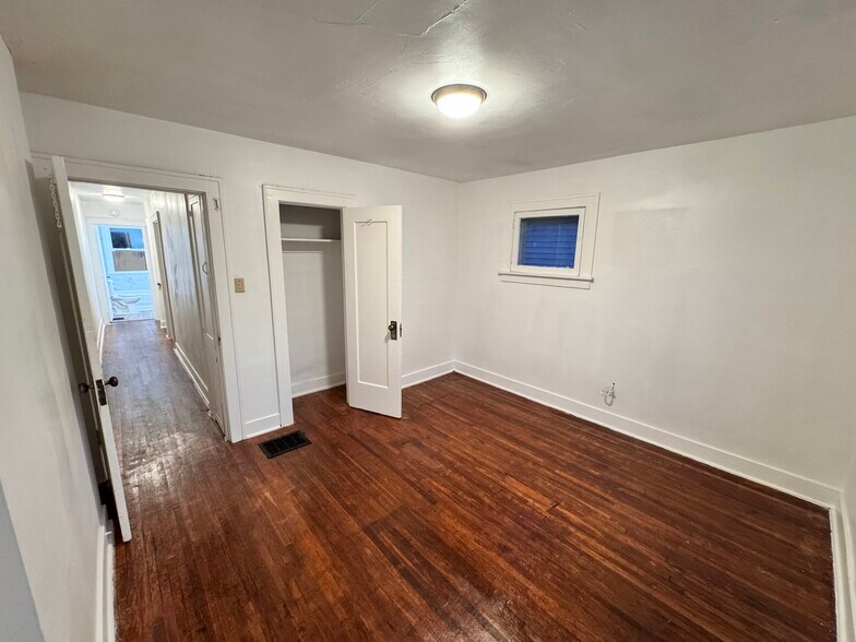 Building Photo - 1183 Linwood Ave