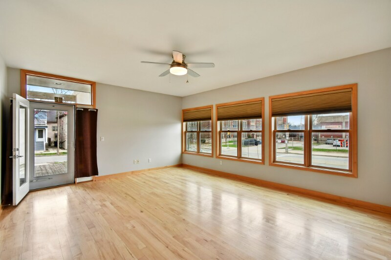 Building Photo - 2905 N Newhall St