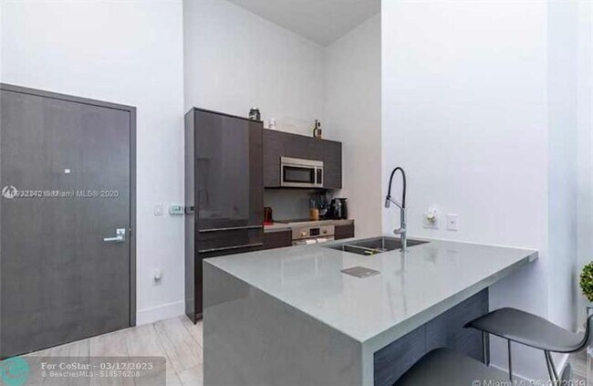 Building Photo - 1080 Brickell Ave