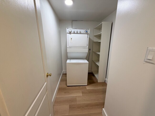 Building Photo - 4698 Colander Dr