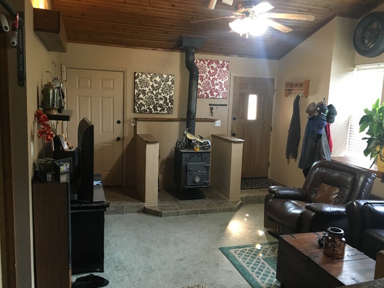 Building Photo - 1930 Valley View Dr