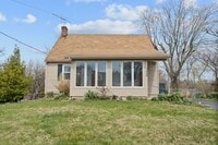 Building Photo - White Oak- Cozy 4 bedroom house