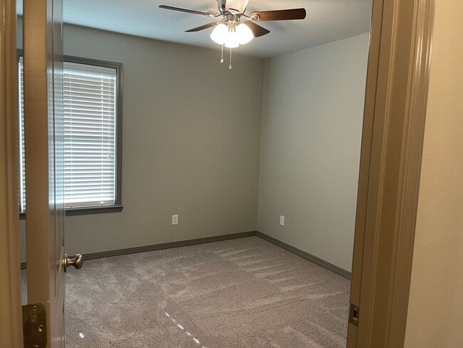 Building Photo - 104 Pr Crk Rd