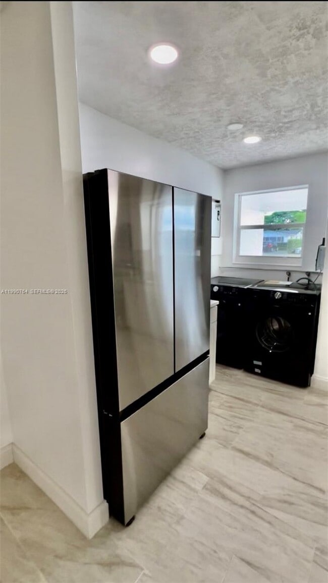 Building Photo - 1800 SW 87th Ave