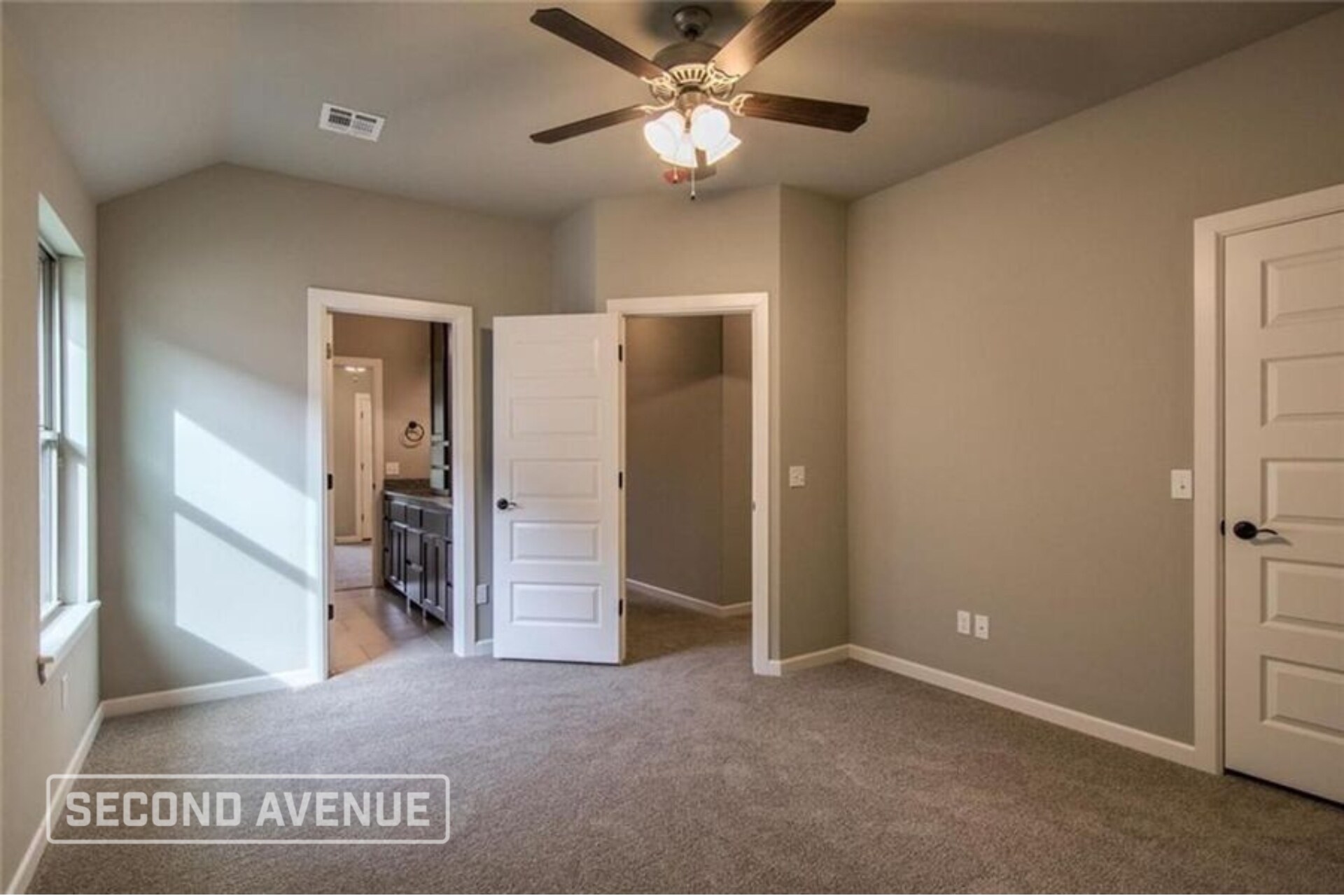 Building Photo - 2401 Los Angeles Ave