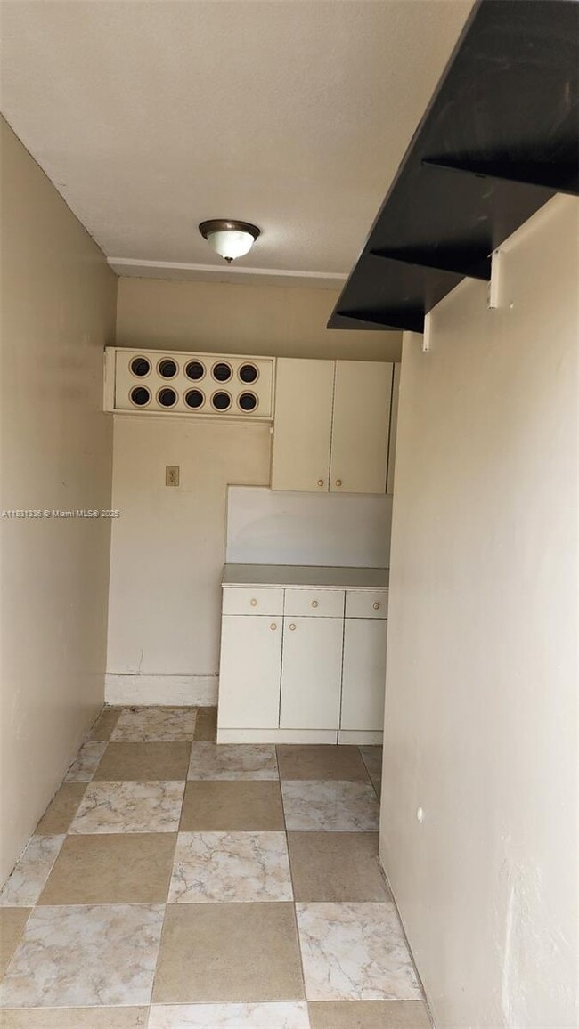 Building Photo - 5460 SW 133rd Ct