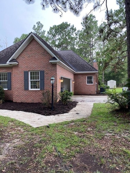 Building Photo - 1499 Shrine Club Rd