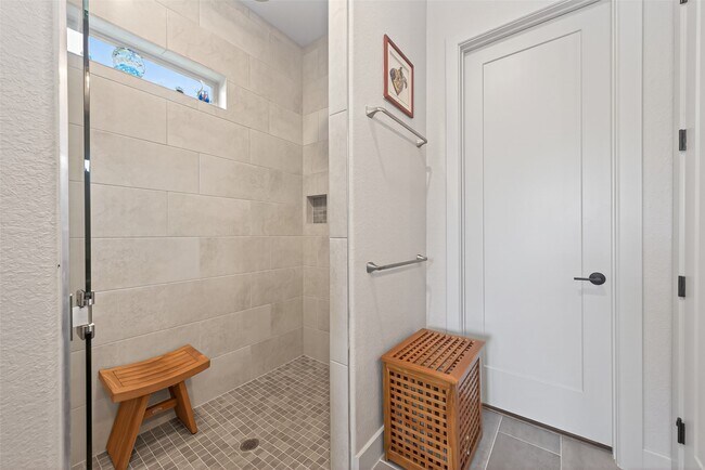 Building Photo - 9979 Pebble Glen Dr