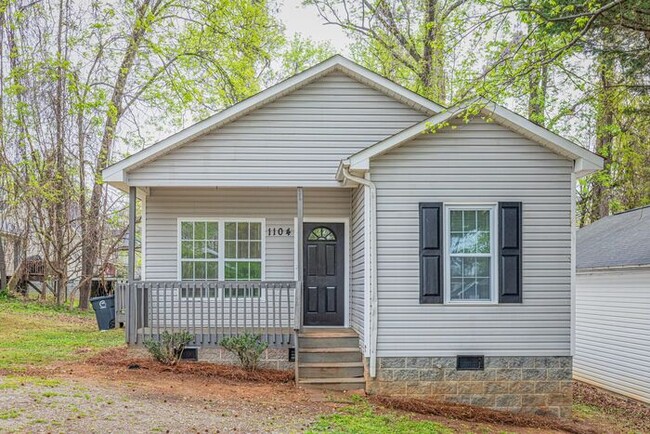 Primary Photo - Like New Home off Freeman Mill. Just Paint...