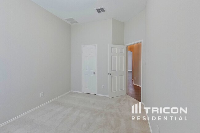 Building Photo - 405 Fireberry Dr