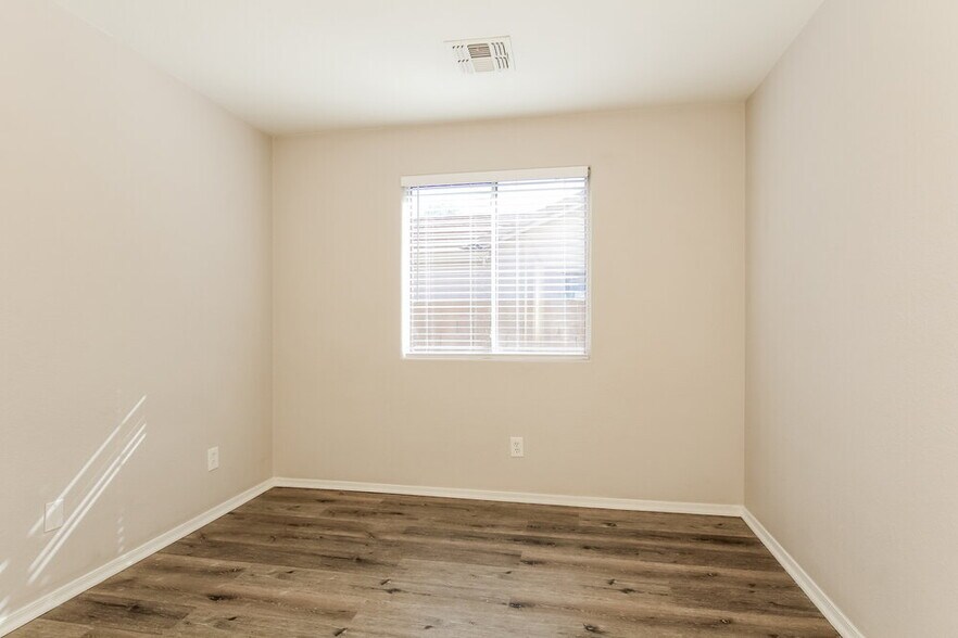 Building Photo - 8234 W Pima St