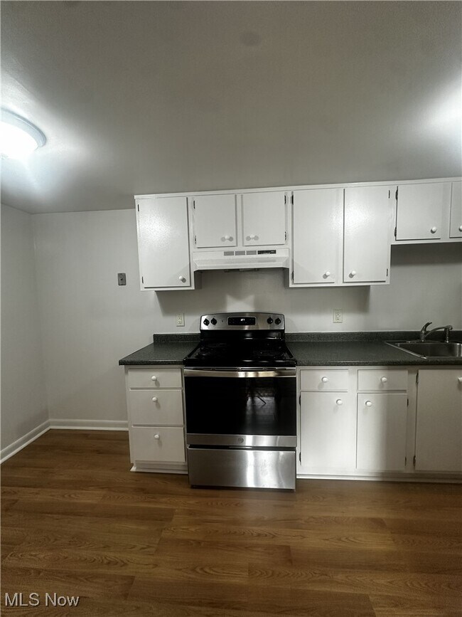 Building Photo - 4849 Grace Rd