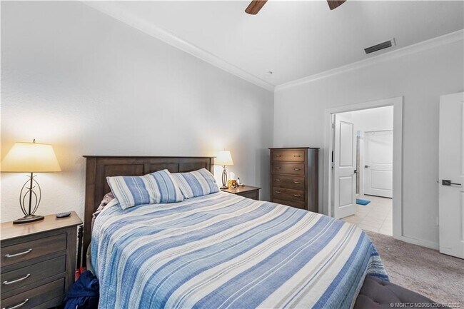 Building Photo - 7461 SW Harbor Cove Dr