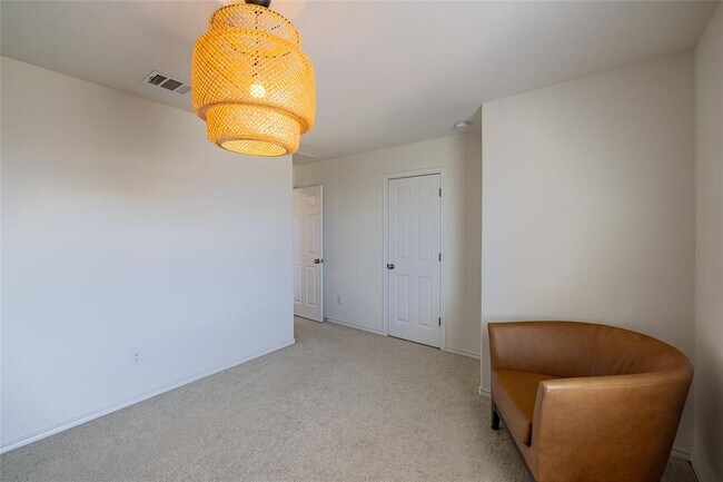Building Photo - 6300 Routenburn St