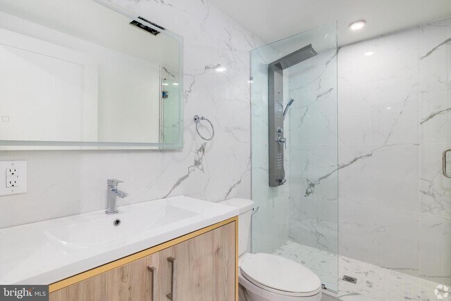 Building Photo - 1201 Vine St