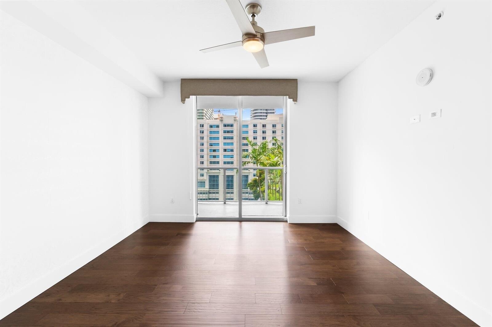 Building Photo - 1111 SW 1st Ave