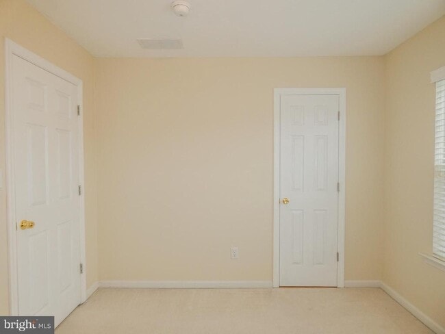 Building Photo - 2105 Lexington Mews