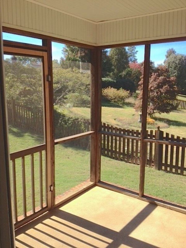 Building Photo - 10 Pasture View Ct