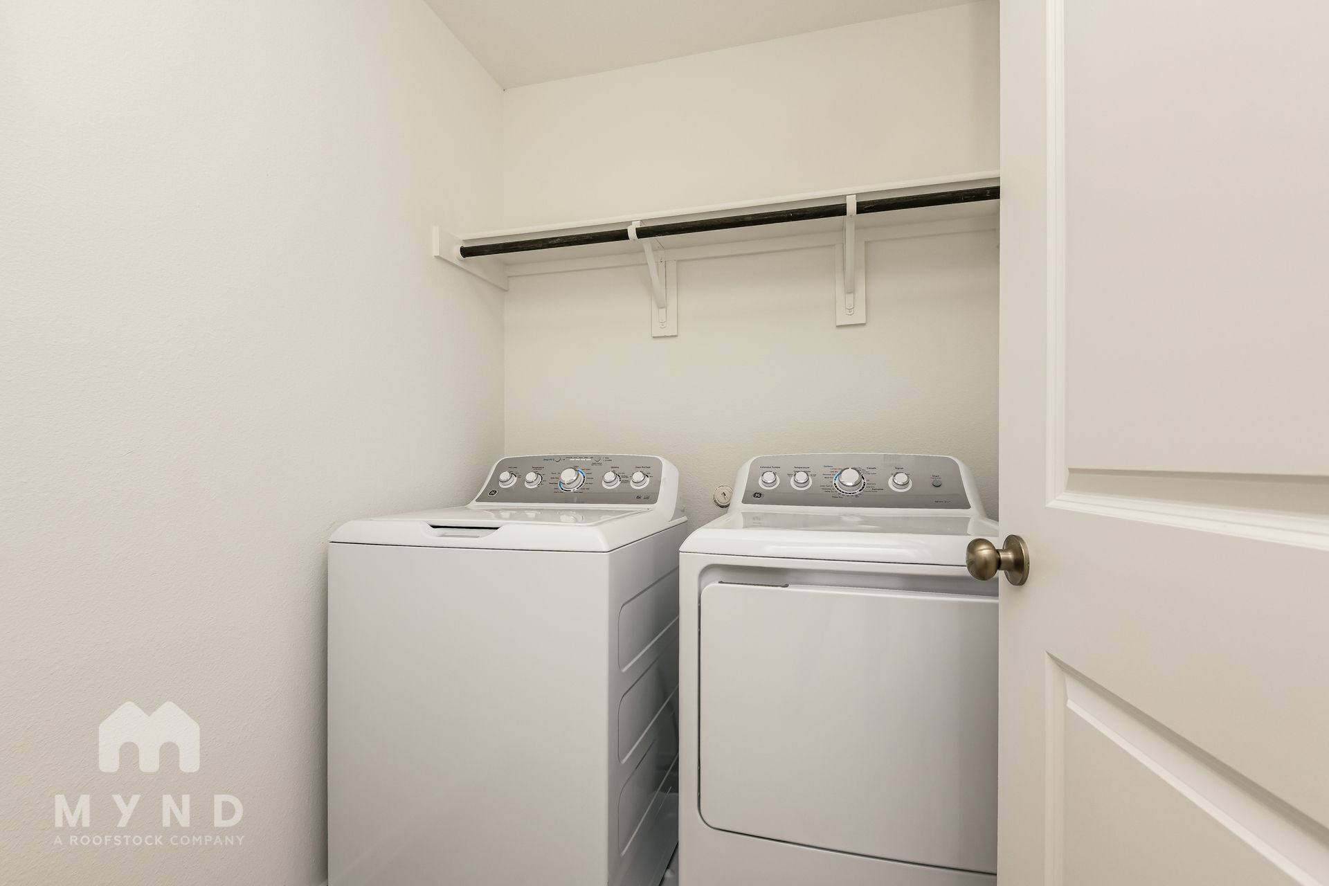 Building Photo - 2713 Ctr Crk Ln