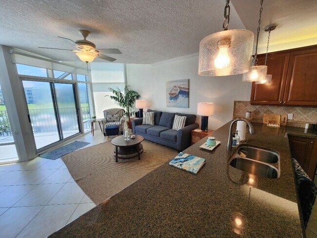 Building Photo - Beautiful Fully Furnished Marker 33 Condo ...