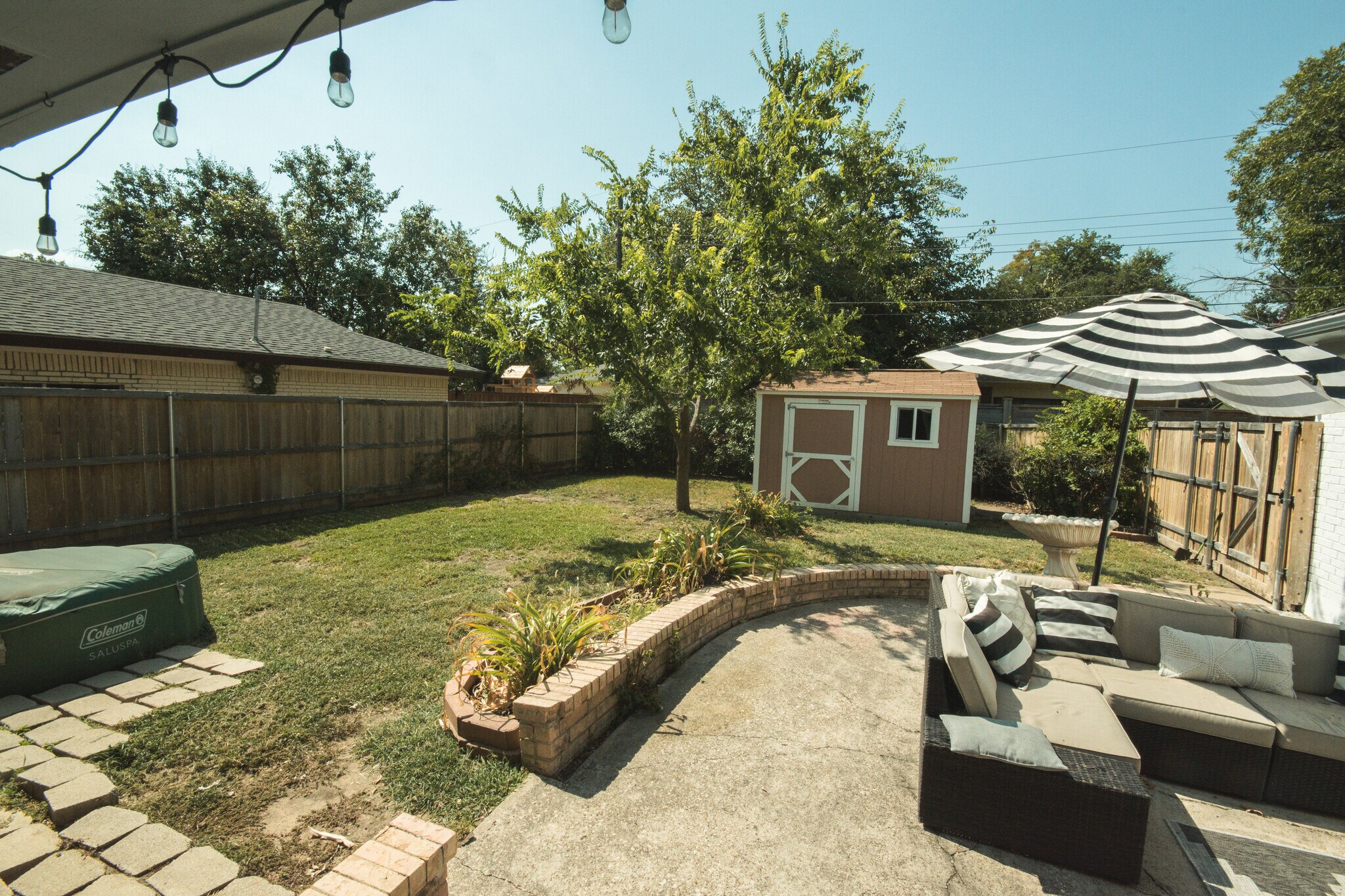 Building Photo - 2334 Babalos Ln