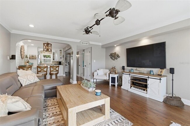 Building Photo - 4751 Coquina Key Dr SE