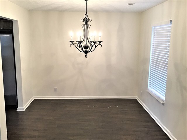 Building Photo - 904 Springs Hill Way