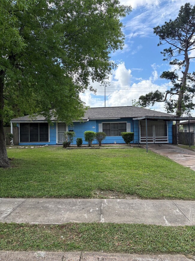 Building Photo - 5914 Ridgeway Dr