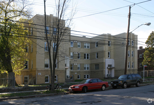 Building Photo - Marian's House