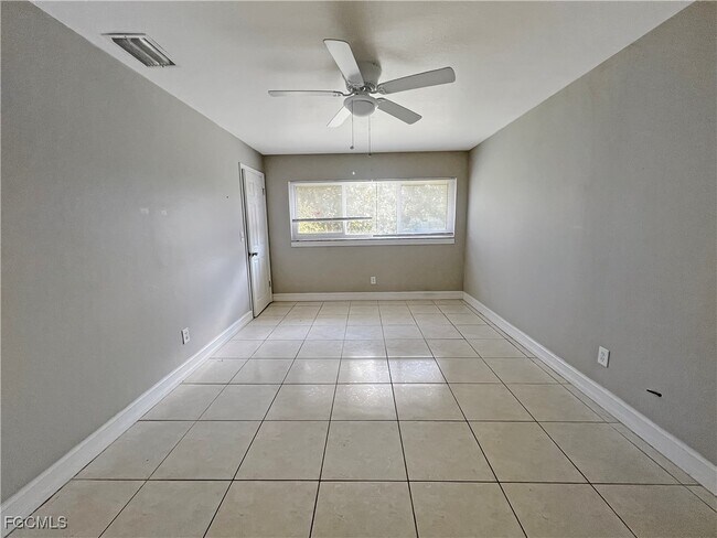 Building Photo - 218 SW 46th Terrace