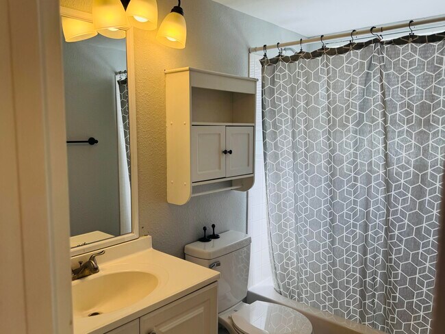 Building Photo - 151 Brighton Dr