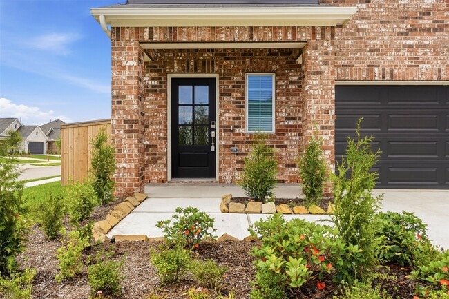 Building Photo - 32503 Midsummer Dr