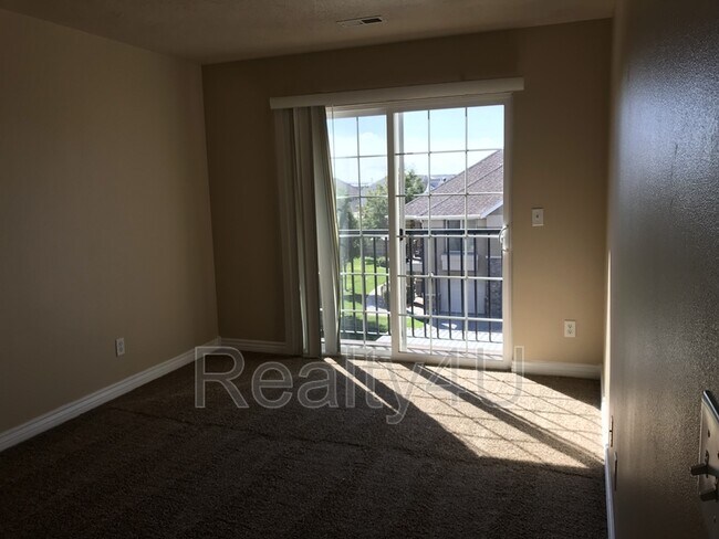 Building Photo - 1212 W 50 N