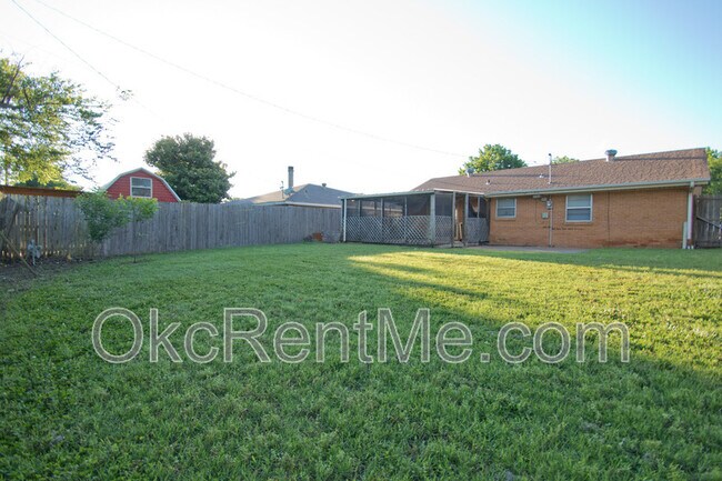 Building Photo - 126 NE 11th St