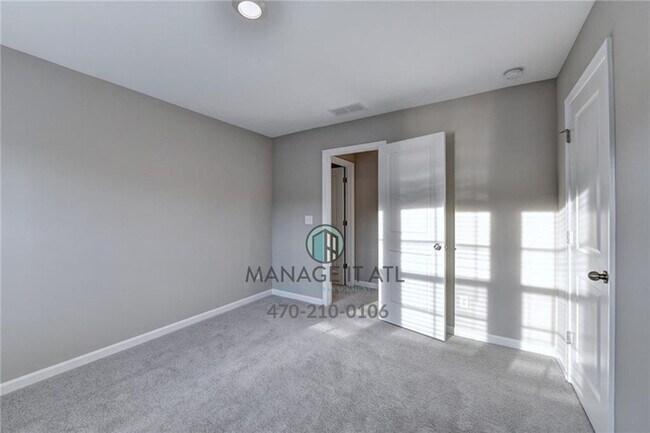 Building Photo - Beautiful 3 Bedroom Townhome in Buford Sch...