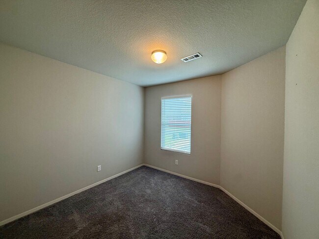 Building Photo - 8609 Westwood Crk Dr