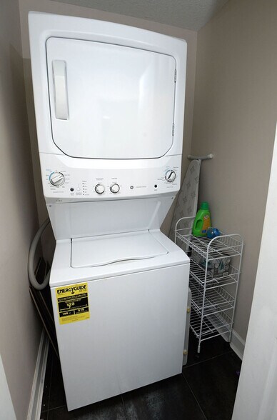 Building Photo - 17545 Front Beach Rd