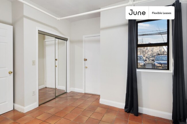 Building Photo - 27 Egremont Rd