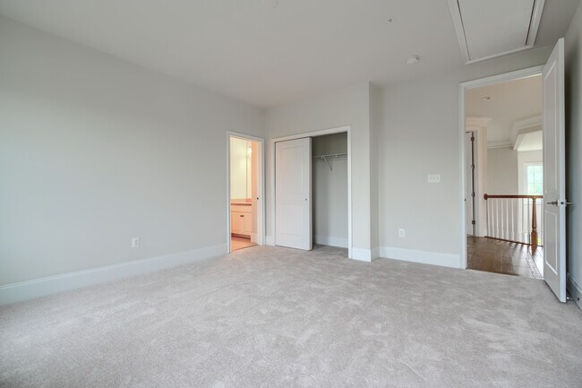 Building Photo - 2847 Seabiscuit Dr