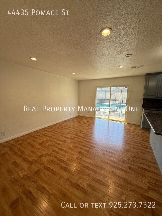 Building Photo - 44435 Pomace St