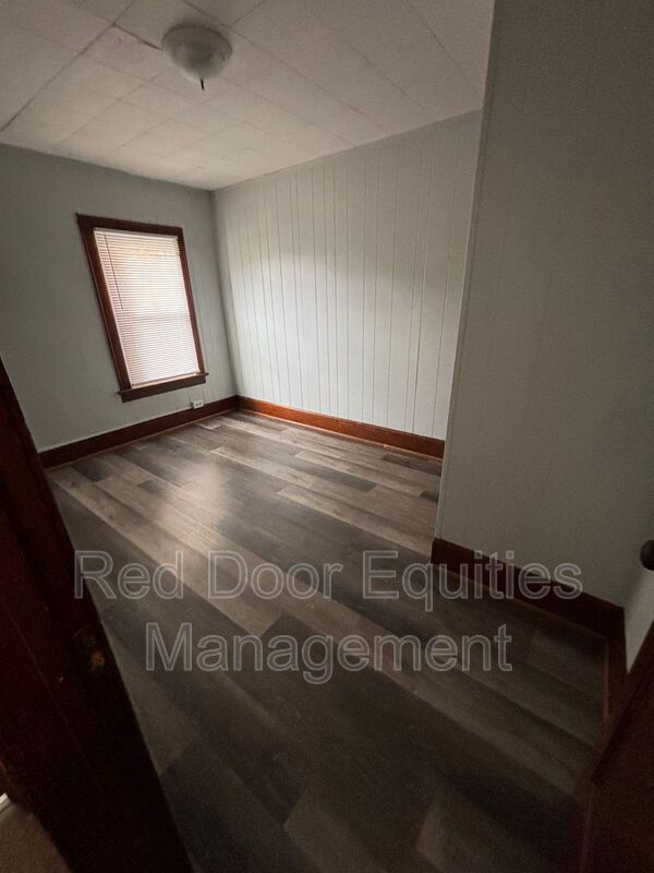 Building Photo - 405 W Wheeling St
