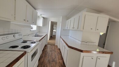 Building Photo - Ready to Move in