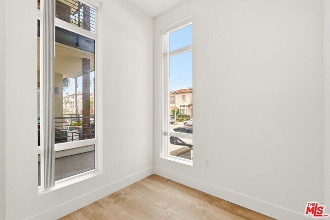 Building Photo - 12920 W Runway Rd