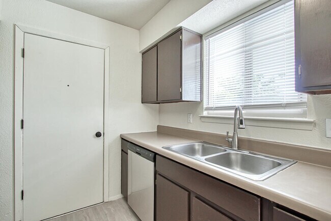 Building Photo - 10720 Mc Allen Pl