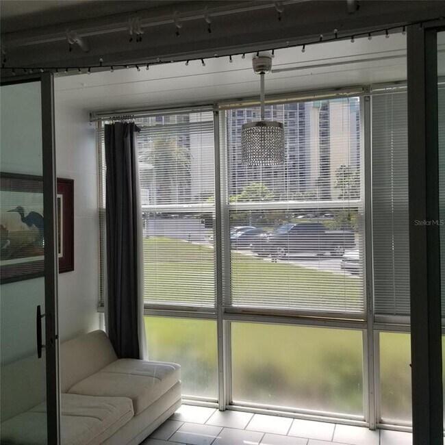 Building Photo - 7050 Sunset Way