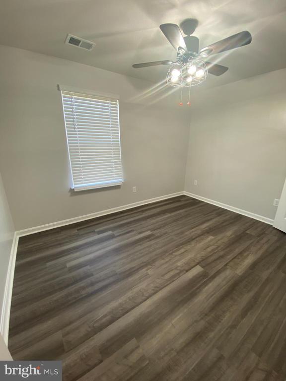 Building Photo - 214 Gumspring Dr