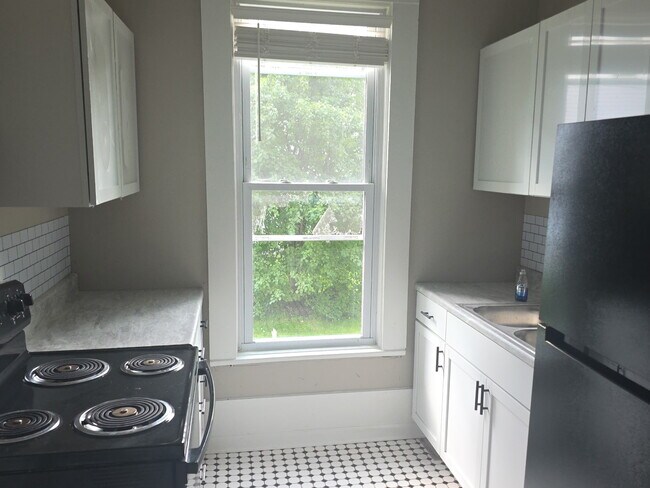 Building Photo - 223 Keyes Ave